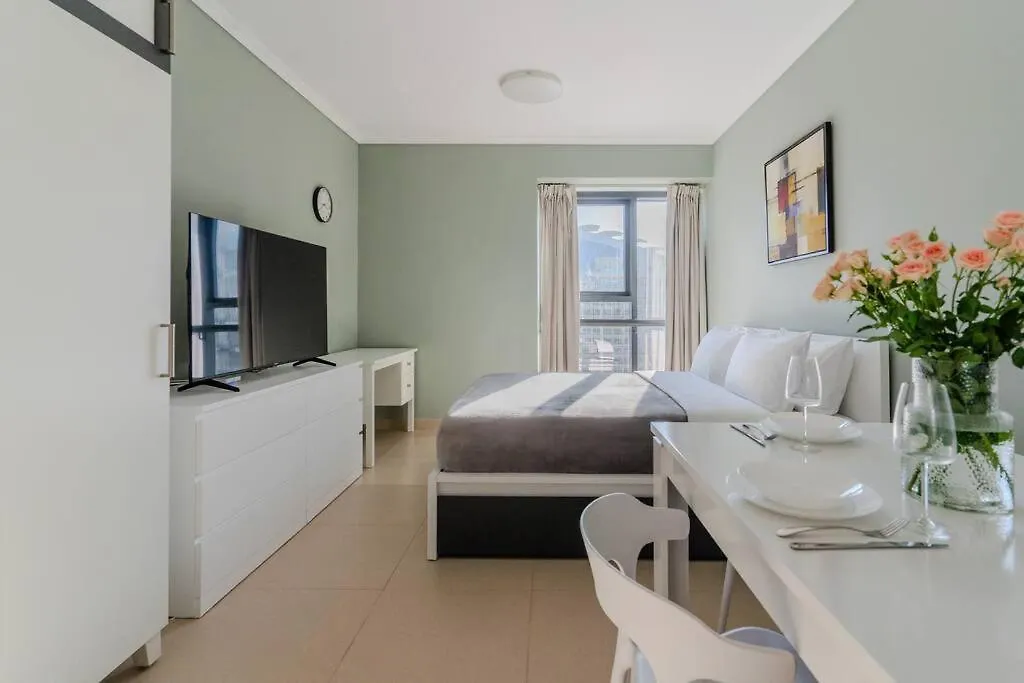 Cozy Apartment In Jlt Dubai